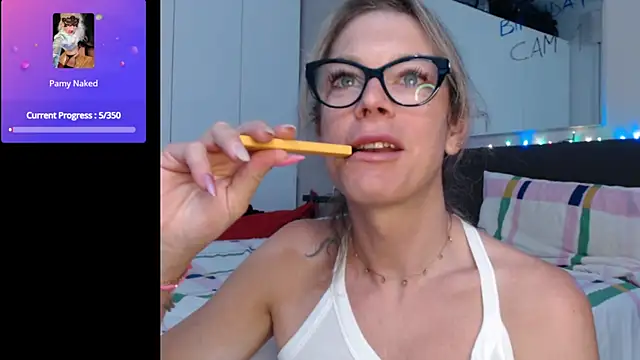 Snapshot of Spicypamy chatting on 06-25-26, 03:06 Spicypamy online show from 06-25-26, 03:06
