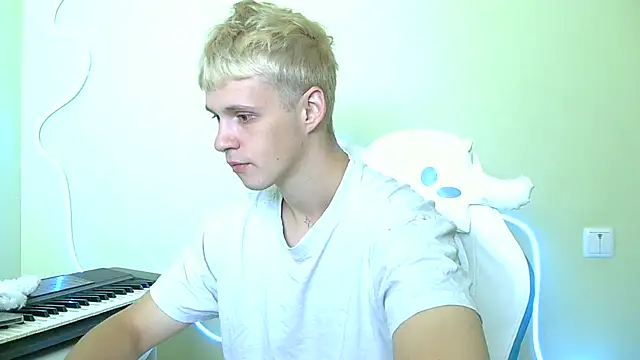 Snapshot of _Timmy_Boy_ chatting on 10-04-25, 10:28  Timmy Boy  online show from 10-04-25, 10:28