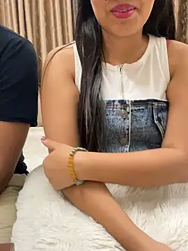 vickyandtania online show from 03-20-26, 04:52