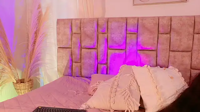 AmyVega  online show from 12-02-25, 01:13