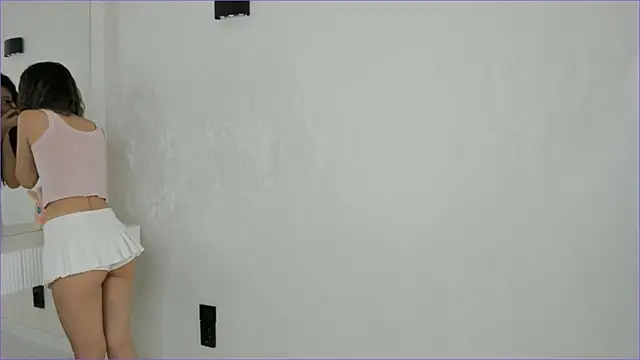 Snapshot of aizury_chi chatting on 11-02-25, 10:31 aizury chi online show from 11-02-25, 10:31