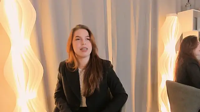 Snapshot of ToniaRoehr chatting on 10-04-25, 07:54 ToniaRoehr online show from 10-04-25, 07:54