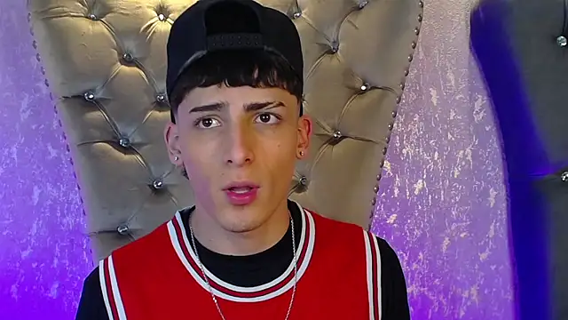 Snapshot of MateoMitchell chatting on 10-23-25, 06:01 MateoMitchell online show from 10-23-25, 06:01