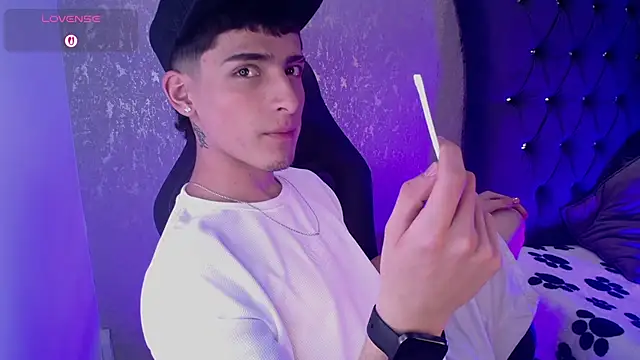 Snapshot of MateoMitchell chatting on 11-13-25, 05:11 MateoMitchell online show from 11-13-25, 05:11