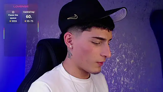 Snapshot of MateoMitchell chatting on 11-20-25, 05:19 MateoMitchell online show from 11-20-25, 05:19