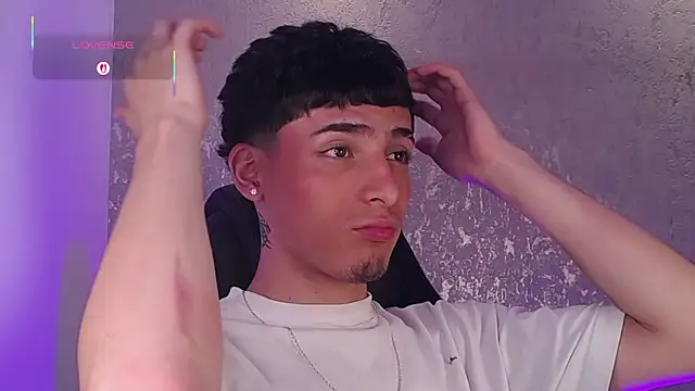 Snapshot of MateoMitchell chatting on 12-03-25, 05:08 MateoMitchell online show from 12-03-25, 05:08