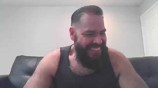 Snapshot of BigJohnBear39 chatting on 10-06-25, 04:57 BigJohnBear39 online show from 10-06-25, 04:57