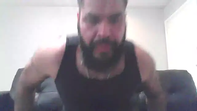 Snapshot of BigJohnBear39 chatting on 10-21-25, 05:29 BigJohnBear39 online show from 10-21-25, 05:29