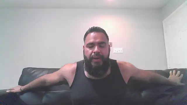 Snapshot of BigJohnBear39 chatting on 10-06-25, 10:54 BigJohnBear39 online show from 10-06-25, 10:54