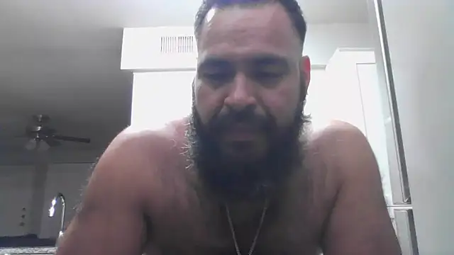 Snapshot of BigJohnBear39 chatting on 10-05-25, 05:20 BigJohnBear39 online show from 10-05-25, 05:20