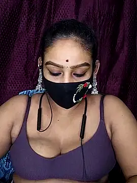 Snapshot of tamil_Monisha chatting on 04-28-26, 05:28 tamil Monisha online show from 04-28-26, 05:28