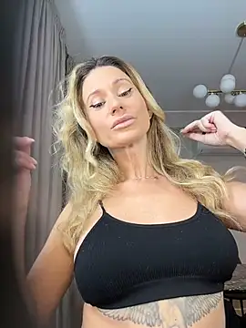 AvaMaddisson online show from 11-01-25, 04:08