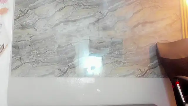 Snapshot of COMPTON_01 chatting on 10-21-25, 04:01 COMPTON 01 online show from 10-21-25, 04:01