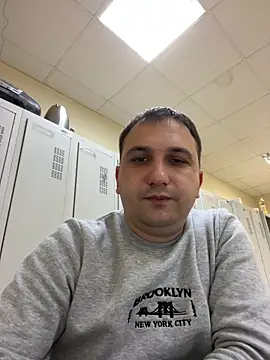 Mahrovmaxim online show from 12-15-25, 05:19