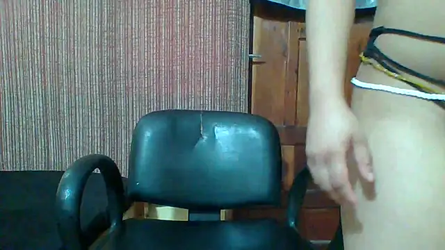 Snapshot of JuicyVixen_ chatting on 02-12-26, 06:24 JuicyVixen online show from 02-12-26, 06:24