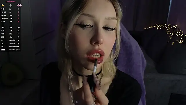 Snapshot of Alice_L0 chatting on 10-07-25, 08:15 Alice L0 online show from 10-07-25, 08:15