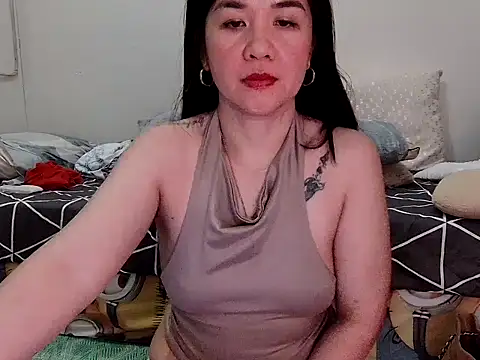 Snapshot of KissHott chatting on 05-06-26, 02:26 KissHott online show from 05-06-26, 02:26