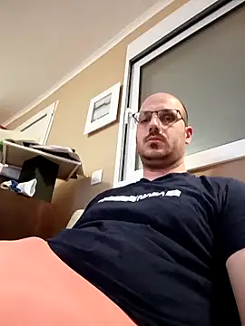Snapshot of arksex32 chatting on 05-10-26, 08:33 arksex32 online show from 05-10-26, 08:33