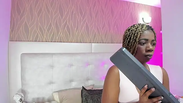 ThaliaWest online show from 07-18-26, 11:52