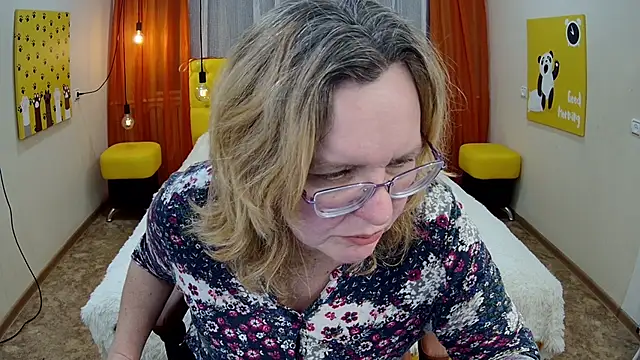 VestaWoody online show from 11-20-25, 01:01