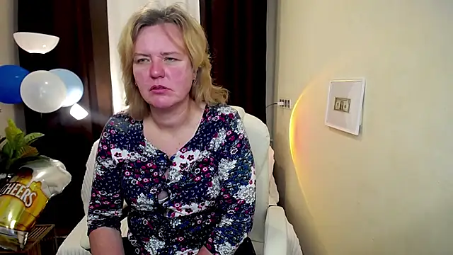 VestaWoody online show from 10-05-25, 06:26