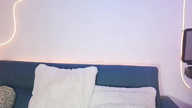 luna valen online show from 04-18-26, 03:53