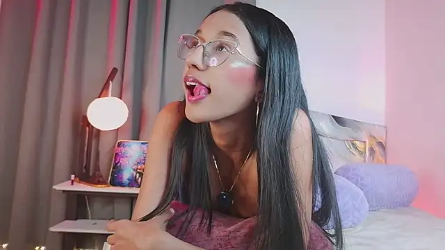 luna valen online show from 11-19-25, 09:04