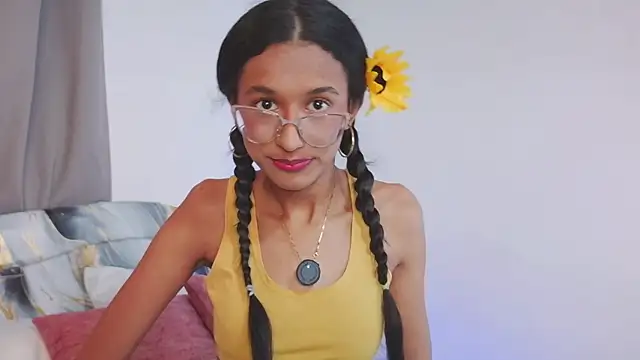 luna valen online show from 10-23-25, 01:10