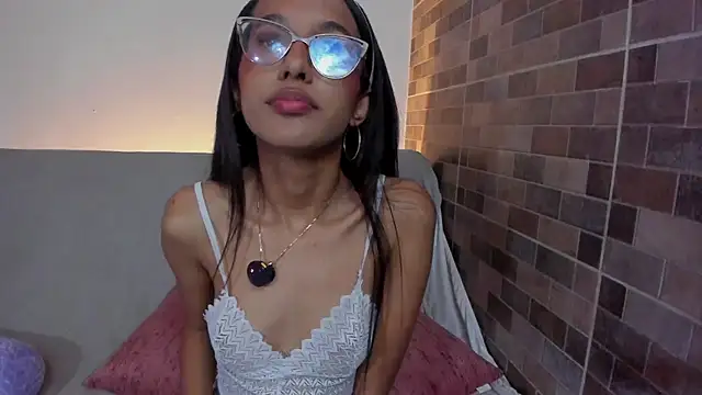 luna valen online show from 11-04-25, 04:16