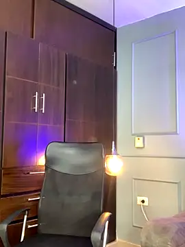 Rose monroee online show from 10-29-25, 07:57