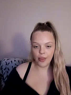 Snapshot of AuroraMaexox chatting on 10-04-25, 09:49 AuroraMaexox online show from 10-04-25, 09:49