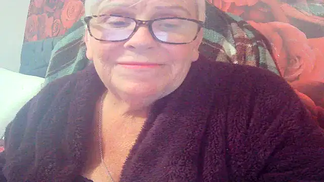 Playful MILF Demi online show from 06-03-26, 08:24
