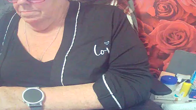 Playful MILF Demi online show from 05-13-26, 09:11