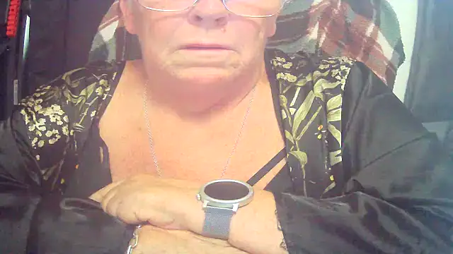 Playful MILF Demi online show from 06-24-26, 07:07