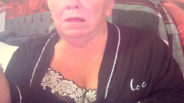 Playful MILF Demi online show from 06-10-26, 09:43