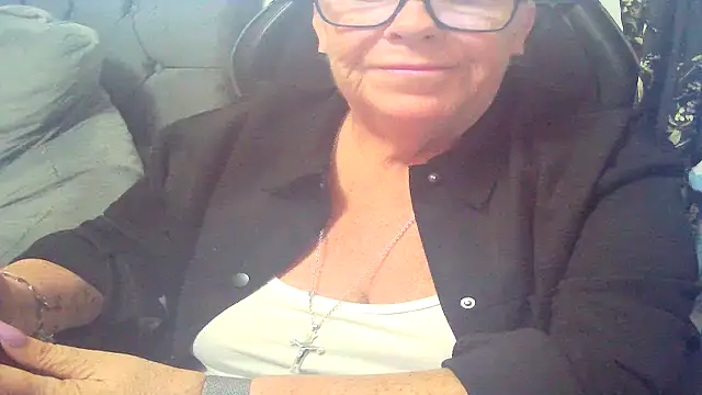 Playful MILF Demi online show from 07-14-26, 12:55