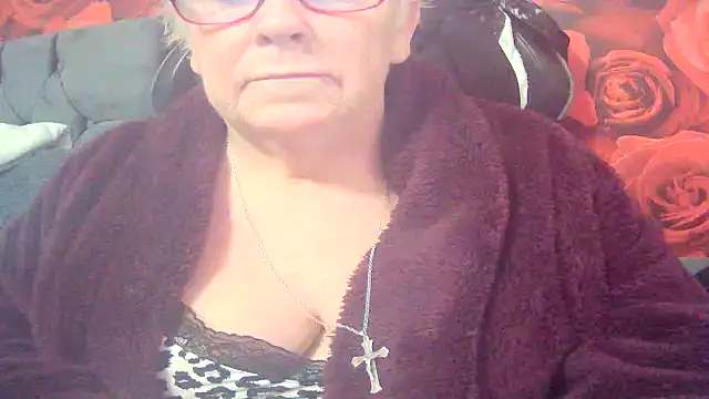 Playful MILF Demi online show from 03-15-26, 12:01