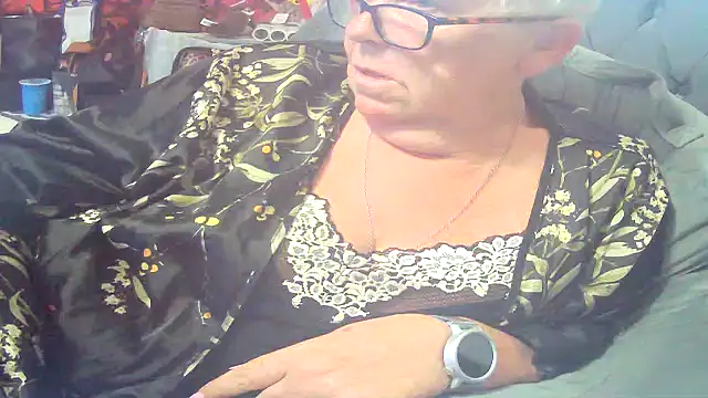 Playful MILF Demi online show from 07-15-26, 07:48