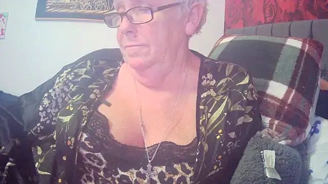 Playful MILF Demi online show from 02-24-26, 12:33