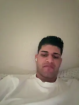 Snapshot of Xhabi22 chatting on 05-15-26, 02:15 Xhabi22 online show from 05-15-26, 02:15