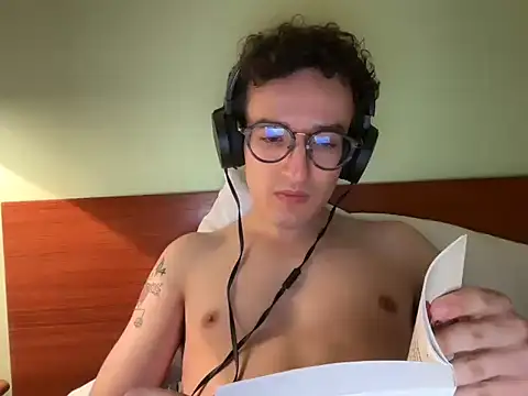 Snapshot of Poeta98@xh chatting on 10-03-25, 08:54 Poeta98xh online show from 10-03-25, 08:54