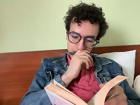 Snapshot of Poeta98@xh chatting on 10-04-25, 01:56 Poeta98xh online show from 10-04-25, 01:56