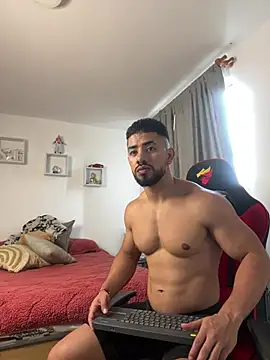 Ezzio Scolaro online show from 02-10-26, 08:41