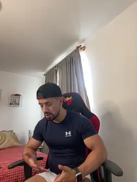 Ezzio Scolaro online show from 11-06-25, 07:29