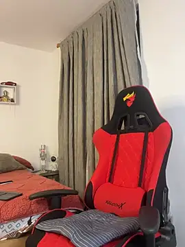 Ezzio Scolaro online show from 02-25-26, 12:22