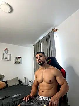 Ezzio Scolaro online show from 10-29-25, 12:26