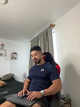 Ezzio Scolaro online show from 03-02-26, 10:06