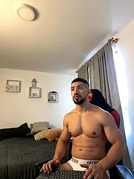 Ezzio Scolaro online show from 10-17-25, 12:29