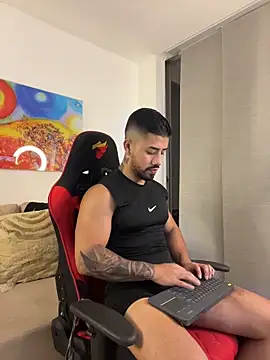 Snapshot of Ezzio_Scolaro chatting on 06-20-26, 12:37 Ezzio Scolaro online show from 06-20-26, 12:37