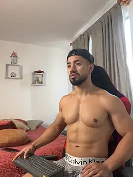 Ezzio Scolaro online show from 02-04-26, 01:28